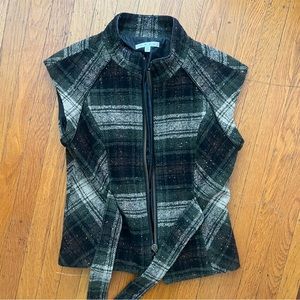 Cabi green wool zip front top plaid vest coat M medium EUC jacket short sleeve